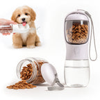 Bebedero portátil para perro usado durante un paseo